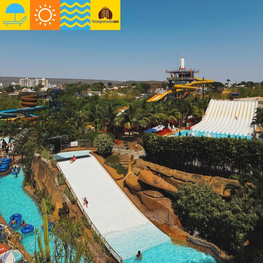 Piazza Com Acesso Ao Acqua Park Aparthotel Caldas Novas Bagian luar foto